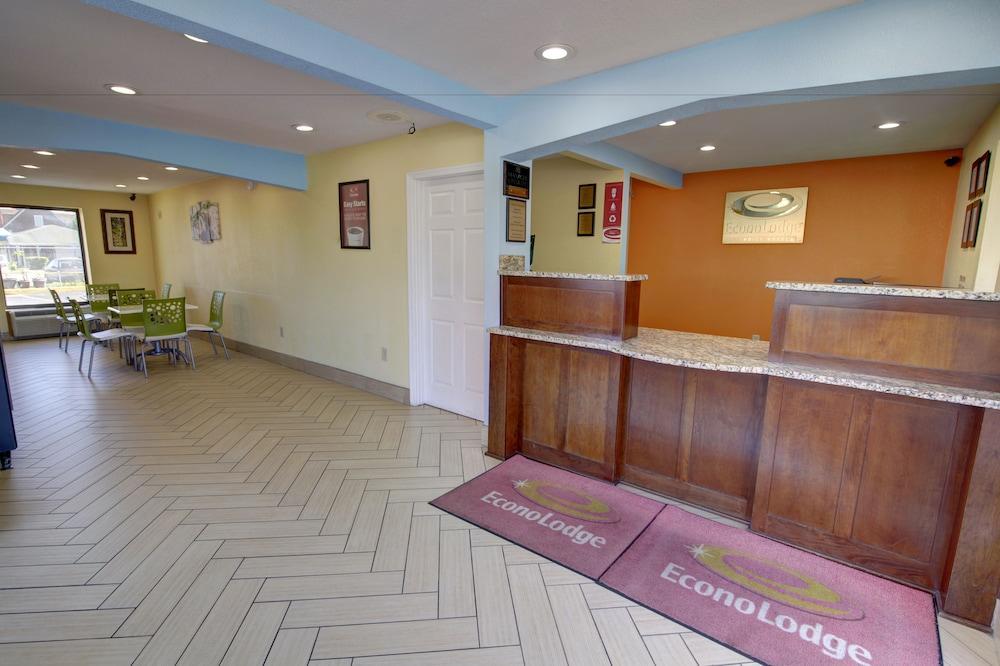 Econo Lodge At Military Circle Норфолк Экстерьер фото