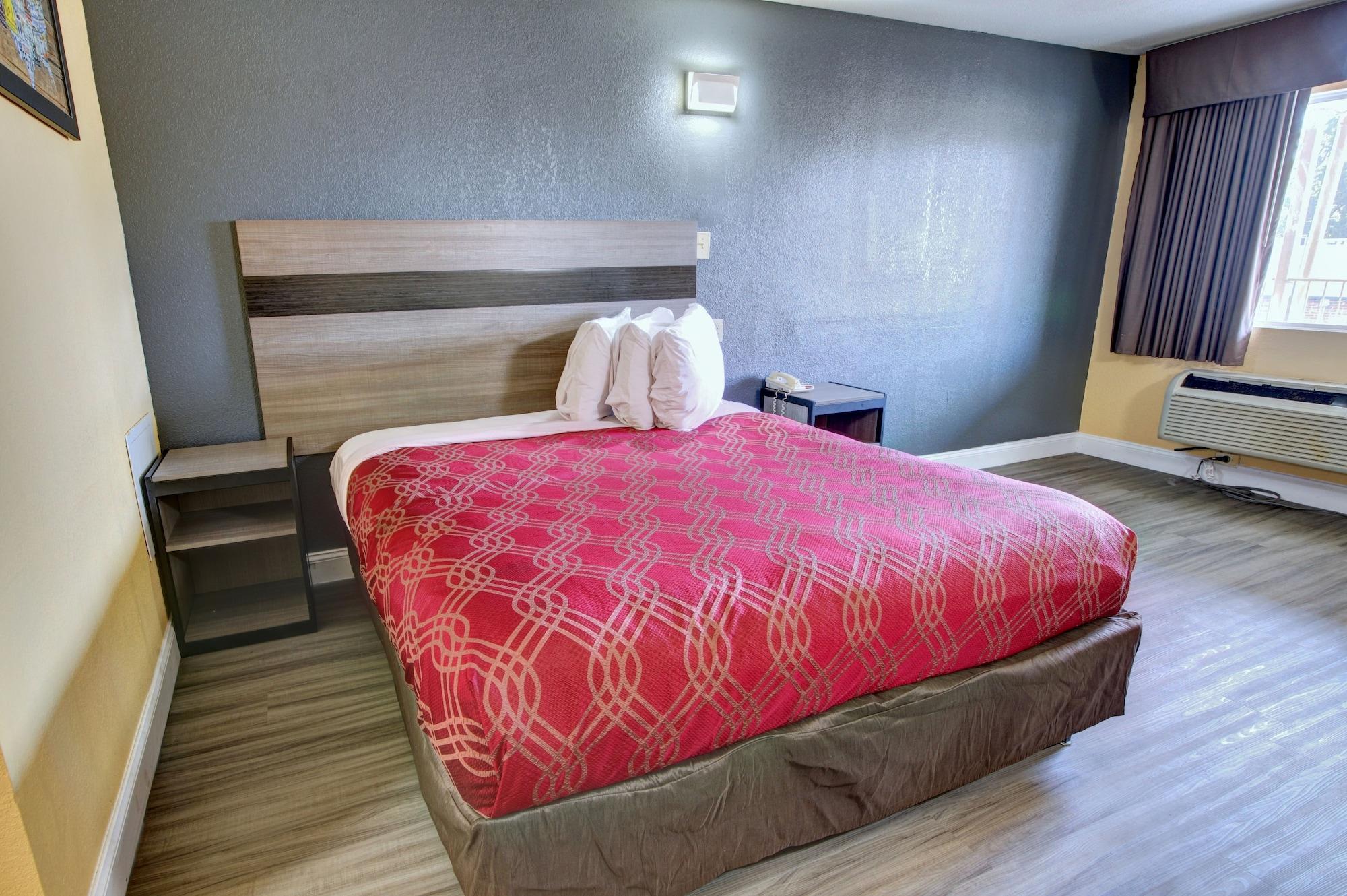 Econo Lodge At Military Circle Норфолк Экстерьер фото
