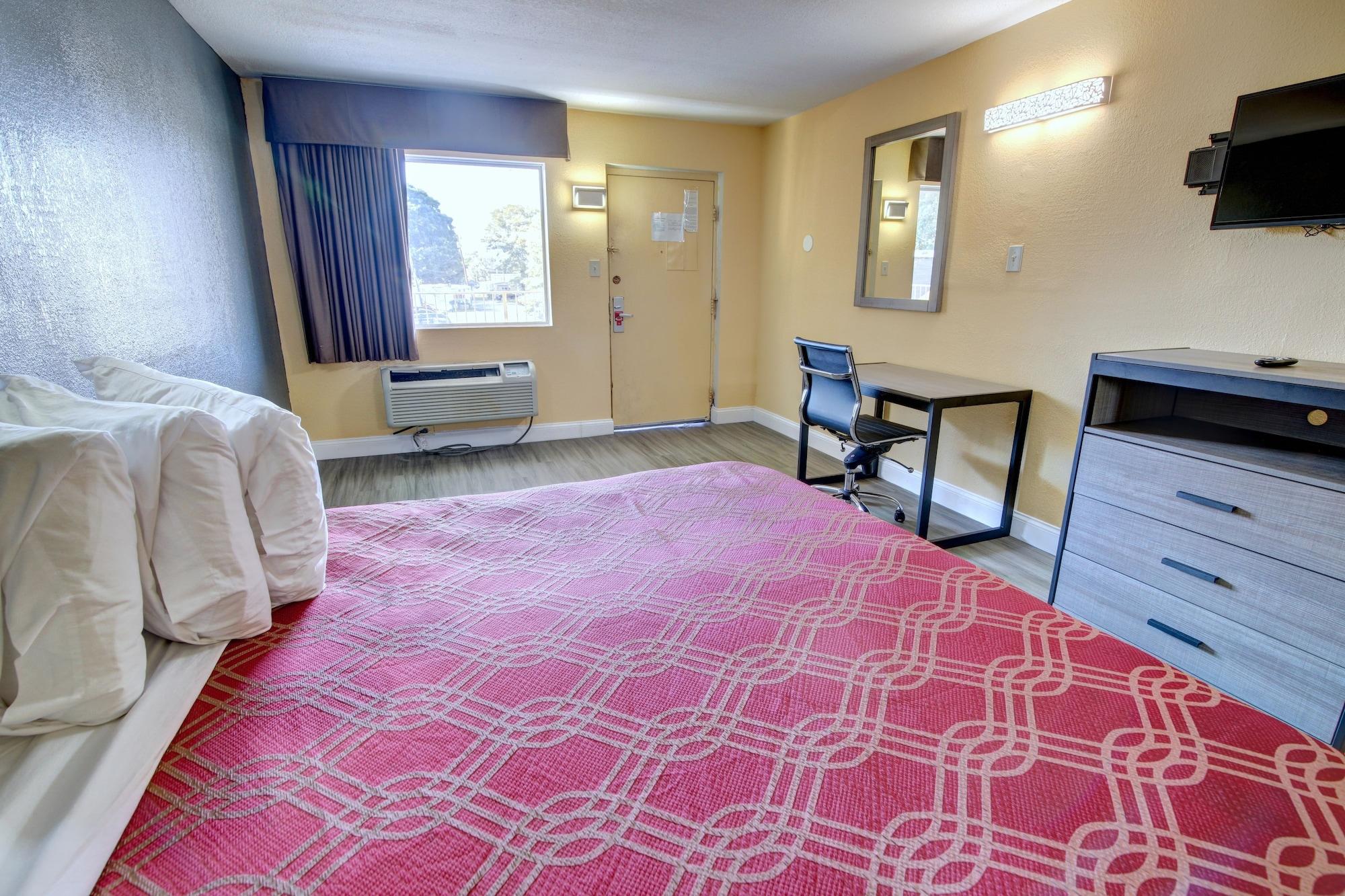 Econo Lodge At Military Circle Норфолк Экстерьер фото