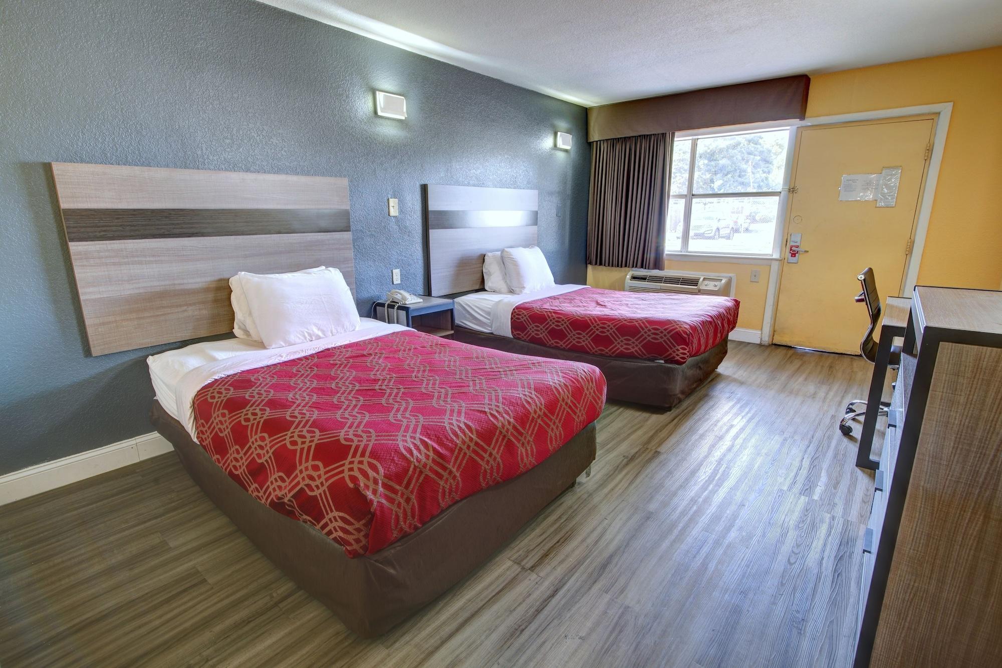 Econo Lodge At Military Circle Норфолк Экстерьер фото