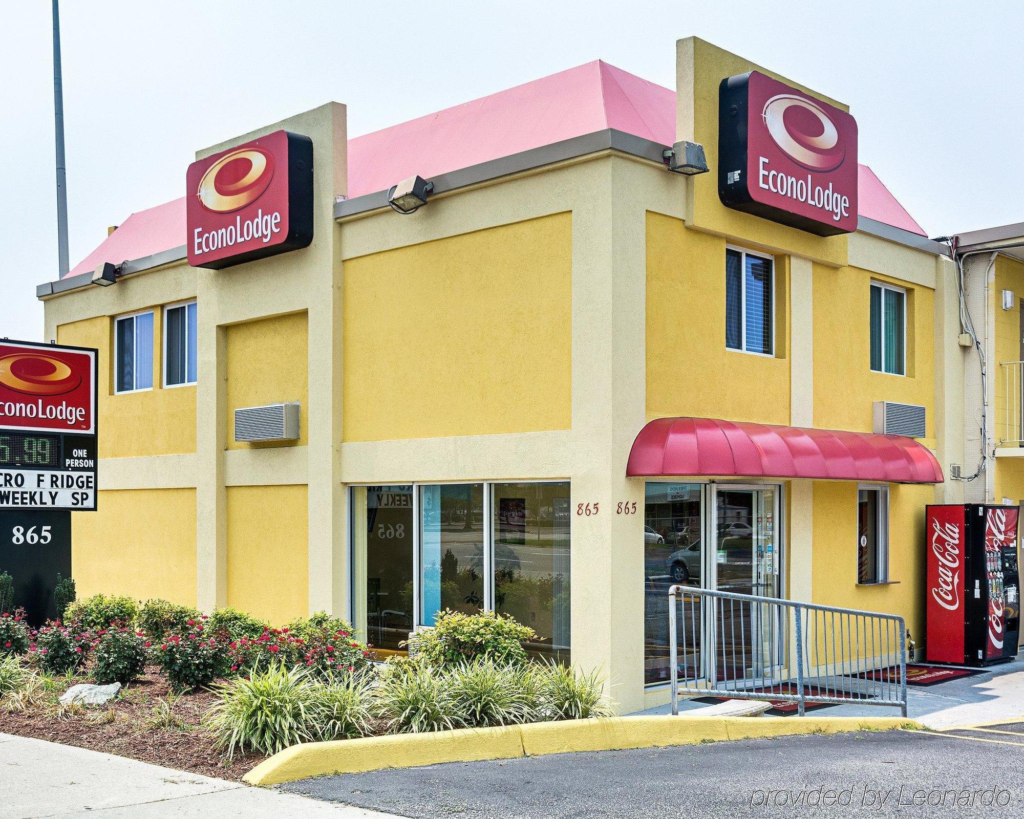 Econo Lodge At Military Circle Норфолк Экстерьер фото