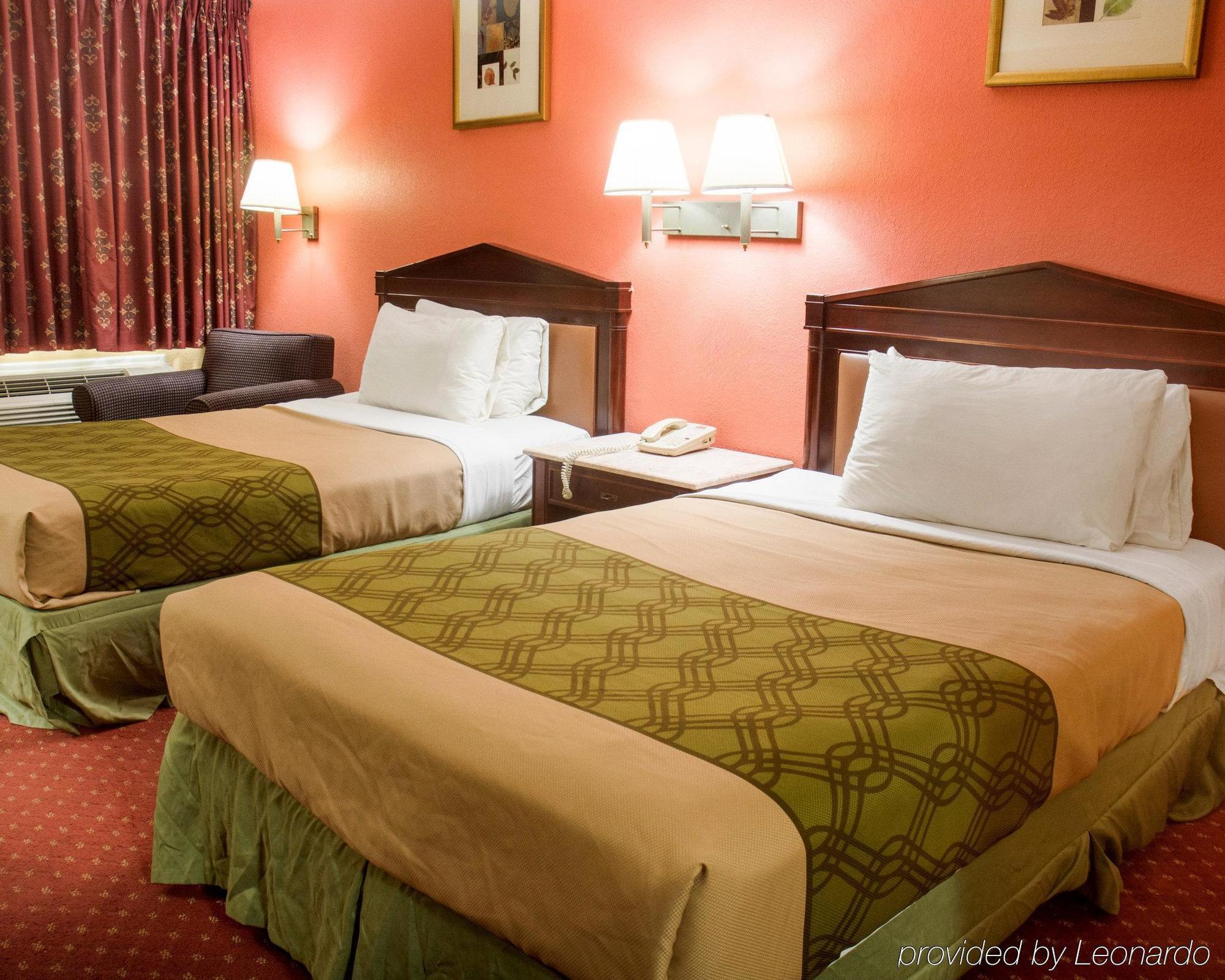 Econo Lodge At Military Circle Норфолк Экстерьер фото