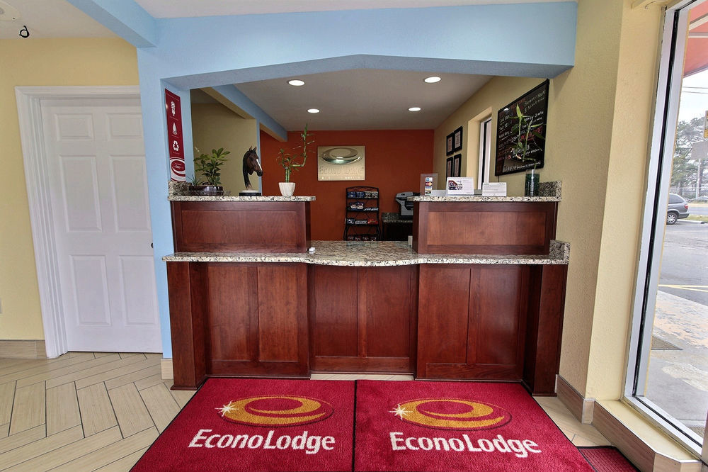 Econo Lodge At Military Circle Норфолк Экстерьер фото